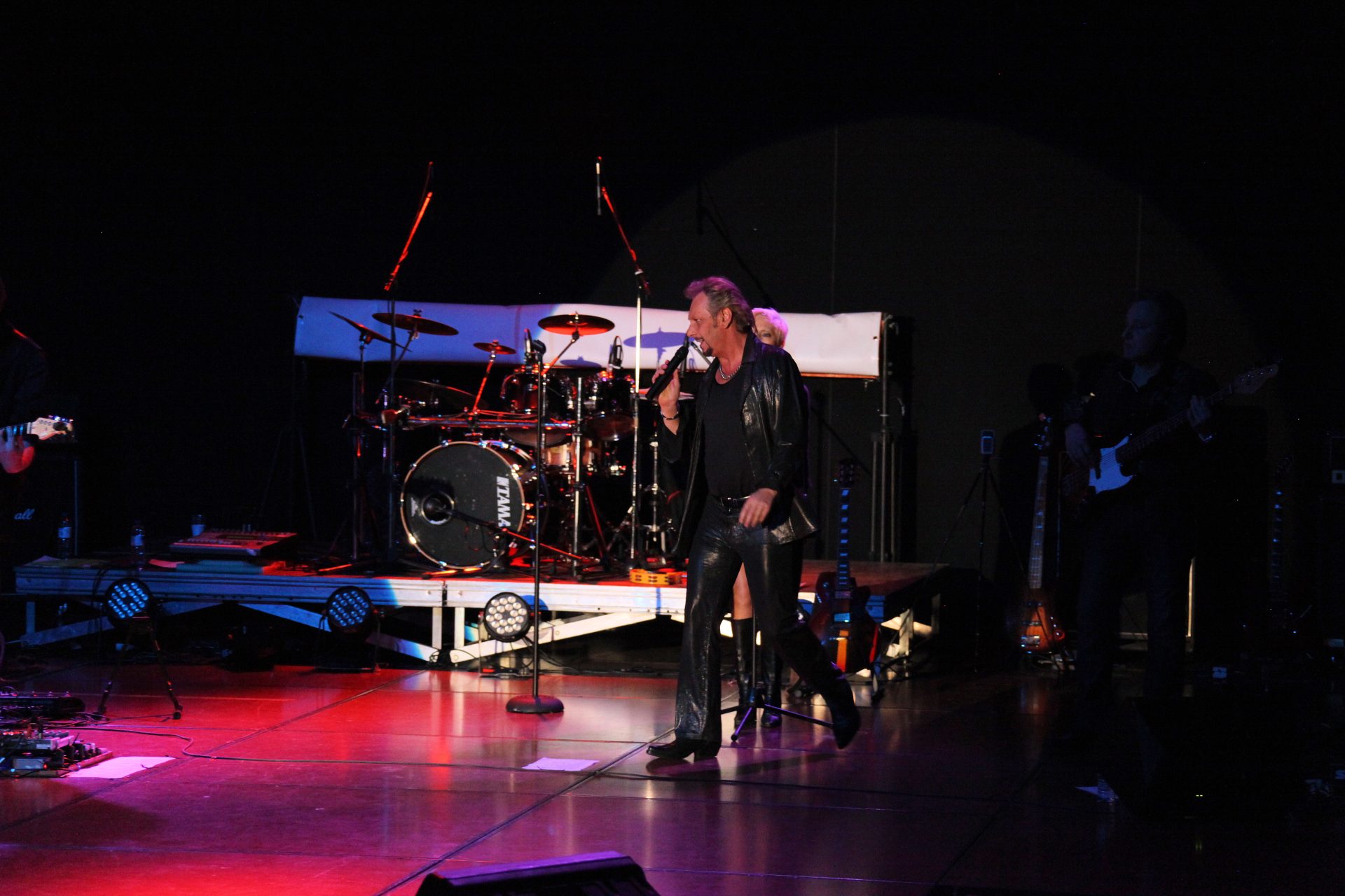 Photo en coulisses de Johnny Dems dans un moment informel