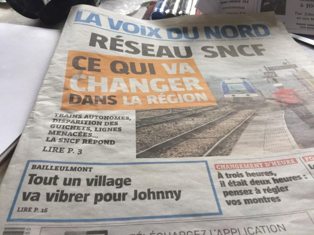 Concert avec instruments live et ambiance lumineuse